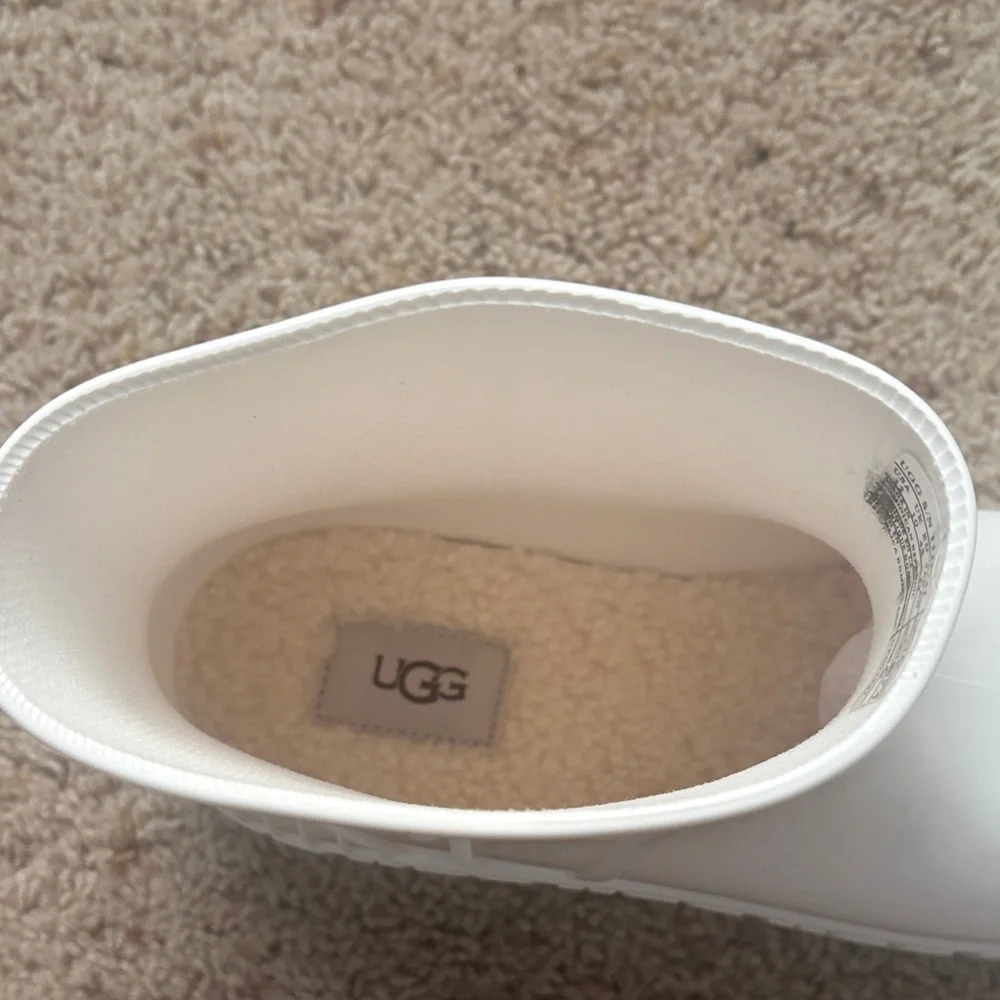 UGG‎ Womens Glossy White Rain Boots Size 12 New in Box